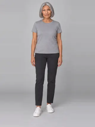 Winona, an Aaina AI studio model: Woman, 70 · Indigenous · Slim
