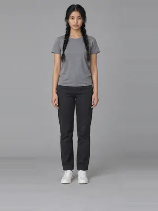 Ligaya, an Aaina AI studio model: Woman, 20 · Southeast Asian · Slim