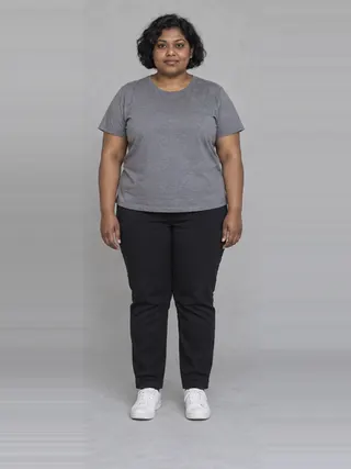 Nilmini, an Aaina AI studio model: Woman, 37 · South Asian · Plus size