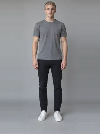 Mikkel, an Aaina AI studio model: Man, 21 · White · Slim