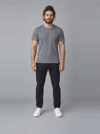 Nikos, an Aaina AI studio model: Man, 30 · White · Athletic