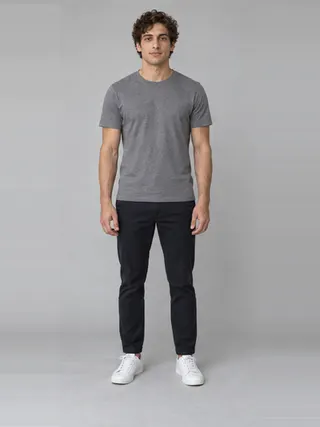 Nico, an Aaina AI studio model: Man, 28 · White · Slim