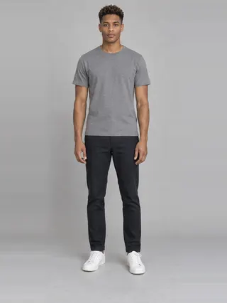 Tunde, an Aaina AI studio model: Man, 21 · Black · Slim
