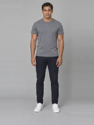 Cristian, an Aaina AI studio model: Man, 25 · Hispanic / Latino · Athletic