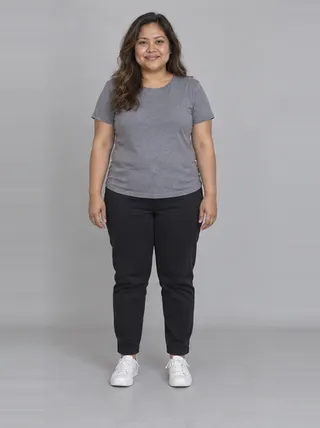 Maricel, an Aaina AI studio model: Woman, 39 · Southeast Asian · Curvy