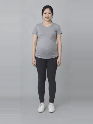 Wen, an Aaina AI studio model: Woman, 30 · East Asian · Average