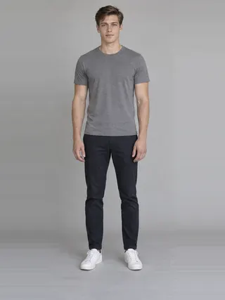 Harry, an Aaina AI studio model: Man, 21 · White · Slim