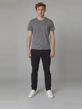 Callum, an Aaina AI studio model: Man, 23 · White · Slim