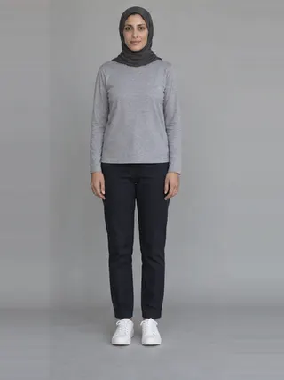 Huda, an Aaina AI studio model: Woman, 38 · Middle Eastern · Slim