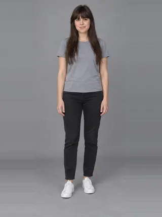 Sarah, an Aaina AI studio model: Woman, 28 · White · Slim
