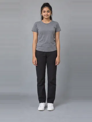 Asha, an Aaina AI studio model: Girl, 16 · South Asian · Slim