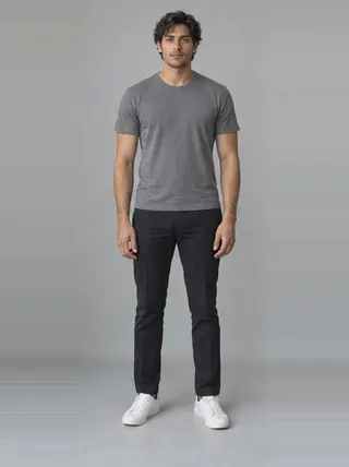 Joaquín, an Aaina AI studio model: Man, 27 · Hispanic / Latino · Slim
