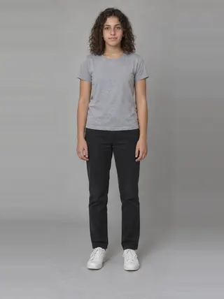 Yara, an Aaina AI studio model: Girl, 13 · Middle Eastern · Slim