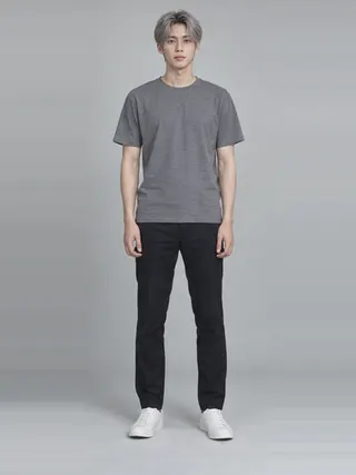 Ji-ho, an Aaina AI studio model: Man, 20 · East Asian · Slim