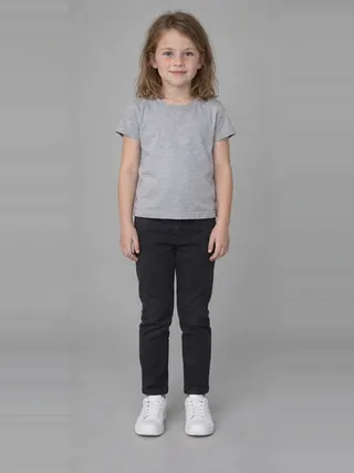 Poppy, an Aaina AI studio model: Girl, 7 · White · Slim