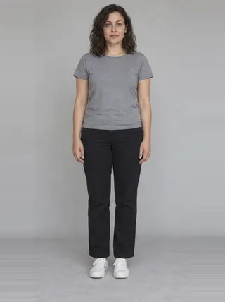 Nadia, an Aaina AI studio model: Woman, 34 · Middle Eastern · Average