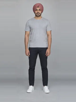 Manjot, an Aaina AI studio model: Man, 28 · South Asian · Slim