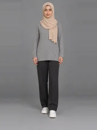 Ayesha, an Aaina AI studio model: Woman, 25 · South Asian · Slim