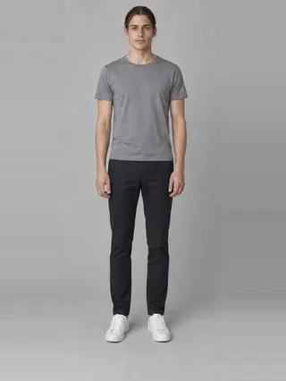 Pierre, an Aaina AI studio model: Man, 25 · White · Slim