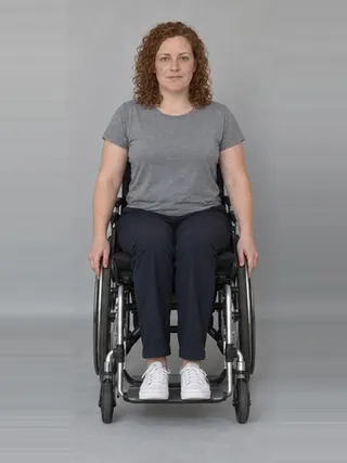 Siobhan, an Aaina AI studio model: Woman, 41 · White · Average