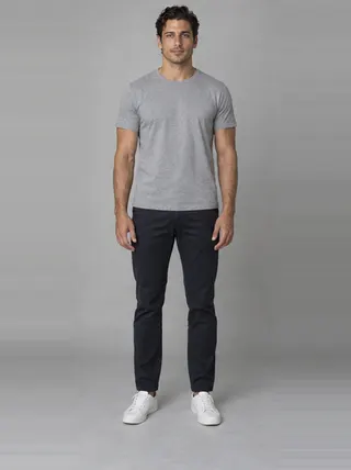 Antonio, an Aaina AI studio model: Man, 28 · White · Slim
