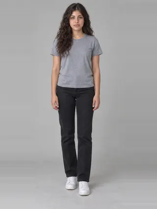 Luna, an Aaina AI studio model: Girl, 17 · Hispanic / Latino · Slim