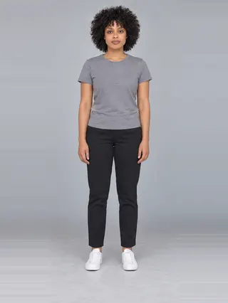 Jade, an Aaina AI studio model: Woman, 28 · Multiracial · Slim