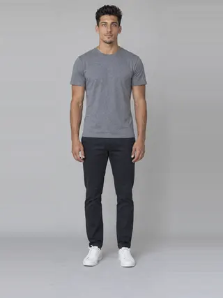Pablo, an Aaina AI studio model: Man, 24 · Hispanic / Latino · Slim
