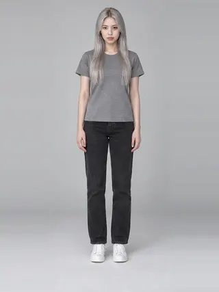 Rina, an Aaina AI studio model: Woman, 22 · East Asian · Slim