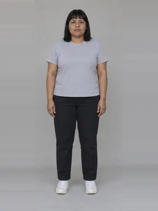 Itzel, an Aaina AI studio model: Woman, 35 · Hispanic / Latino · Average