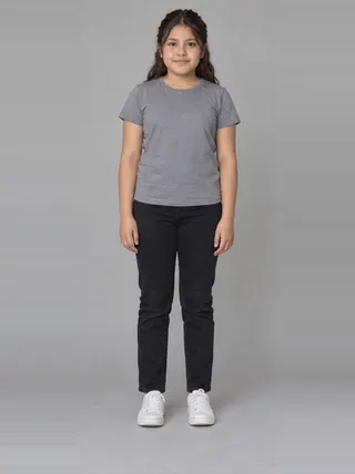 Valentina, an Aaina AI studio model: Girl, 11 · Hispanic / Latino · Slim