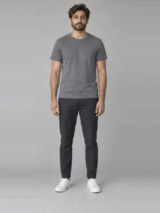 Karan, an Aaina AI studio model: Man, 28 · South Asian · Slim