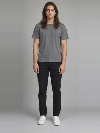Santiago, an Aaina AI studio model: Man, 21 · Hispanic / Latino · Slim