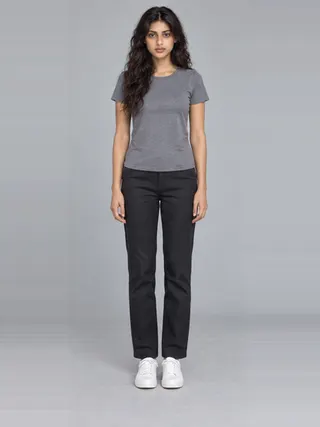 Sana, an Aaina AI studio model: Woman, 18 · South Asian · Slim