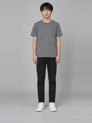 Jun, an Aaina AI studio model: Boy, 14 · East Asian · Slim