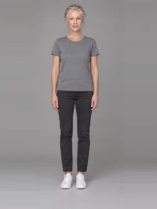 Claire, an Aaina AI studio model: Woman, 55 · White · Slim