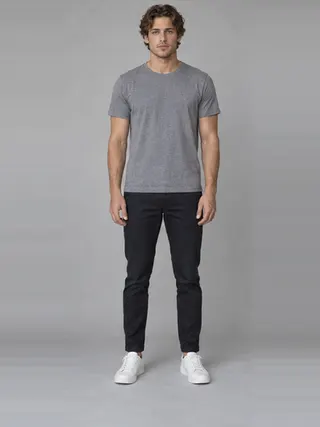 Nathan, an Aaina AI studio model: Man, 27 · White · Slim